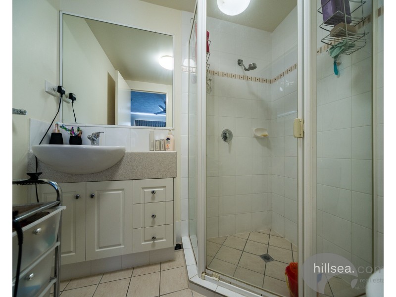 10/4 Proud Street, Labrador QLD 4215