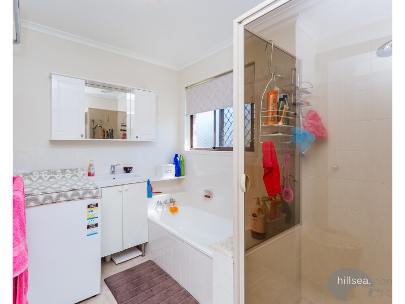 2/116 Little Usher Avenue, Labrador QLD 4215