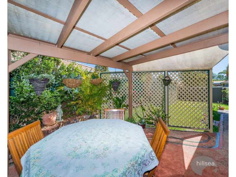 2/116 Little Usher Avenue, Labrador QLD 4215