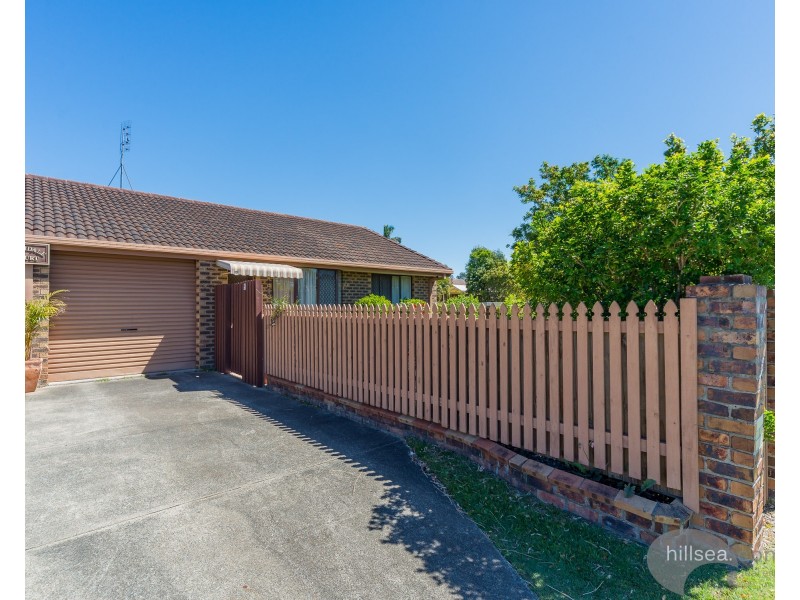 2/116 Little Usher Avenue, Labrador QLD 4215