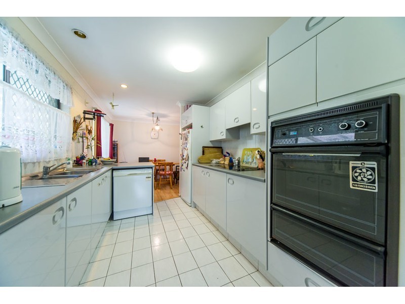 34 Yangoora Crescent, Ashmore QLD 4214