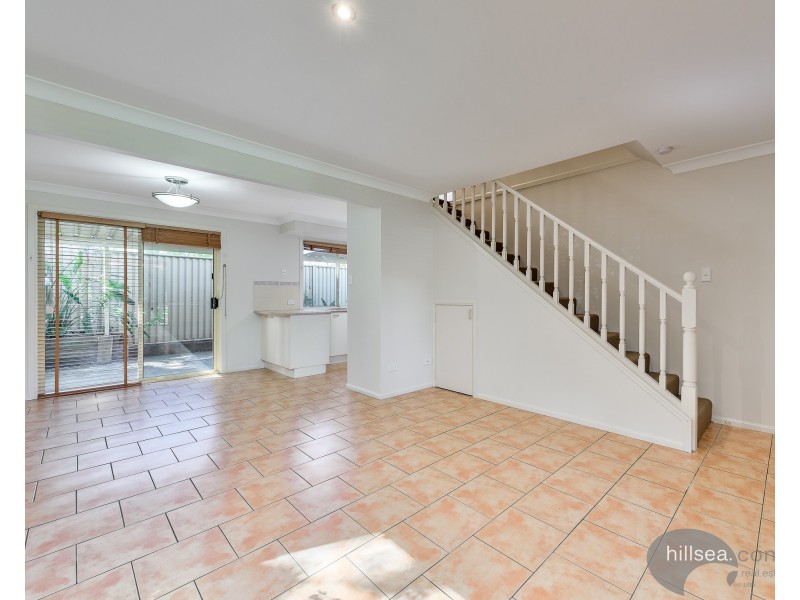 4/33 Government Road, Labrador QLD 4215