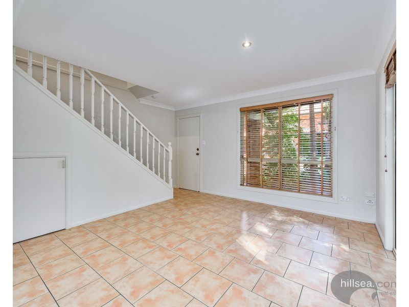 4/33 Government Road, Labrador QLD 4215