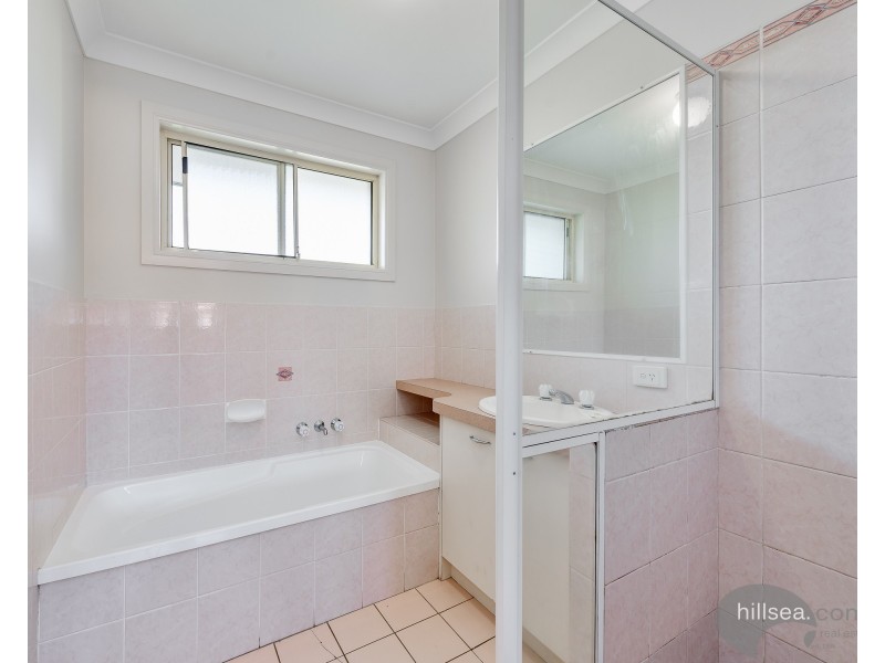 4/33 Government Road, Labrador QLD 4215