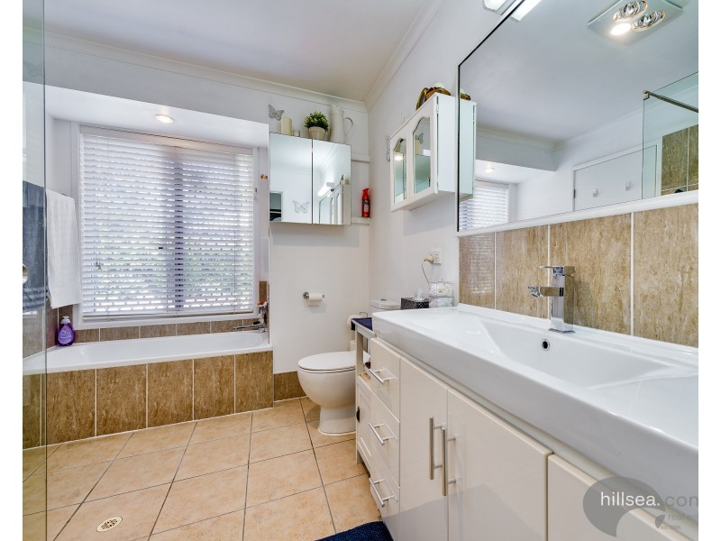 1 Dante Court, Arundel QLD 4214