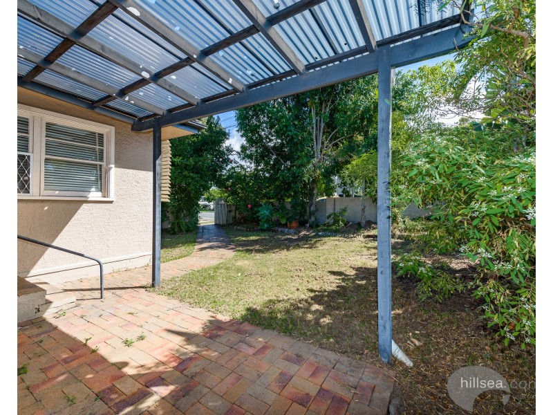495 Pine Ridge Road, Runaway Bay QLD 4216