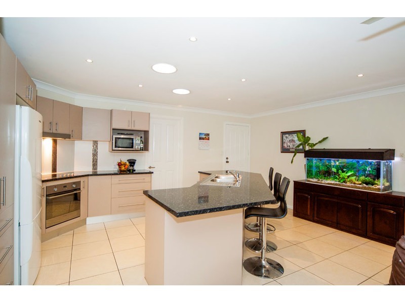 2 Putter Place, Arundel QLD 4214