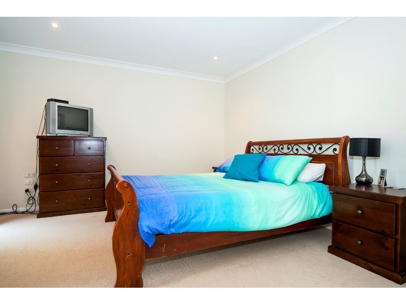 2 Putter Place, Arundel QLD 4214
