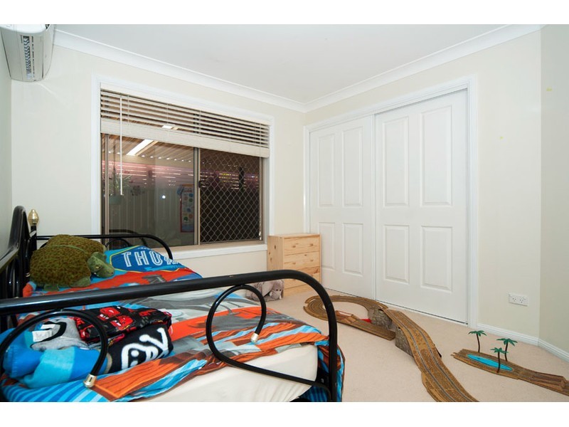 2 Putter Place, Arundel QLD 4214