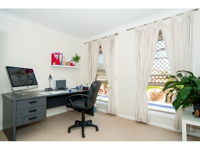 2 Putter Place, Arundel QLD 4214