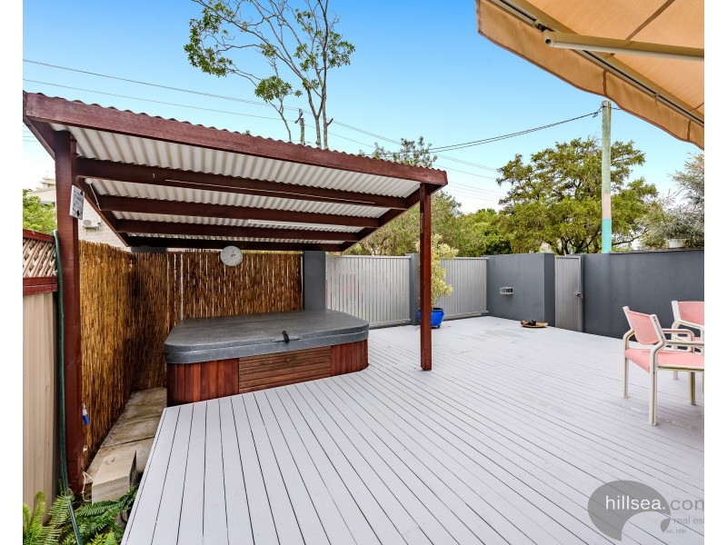 1/6 Ahern Street, Labrador QLD 4215