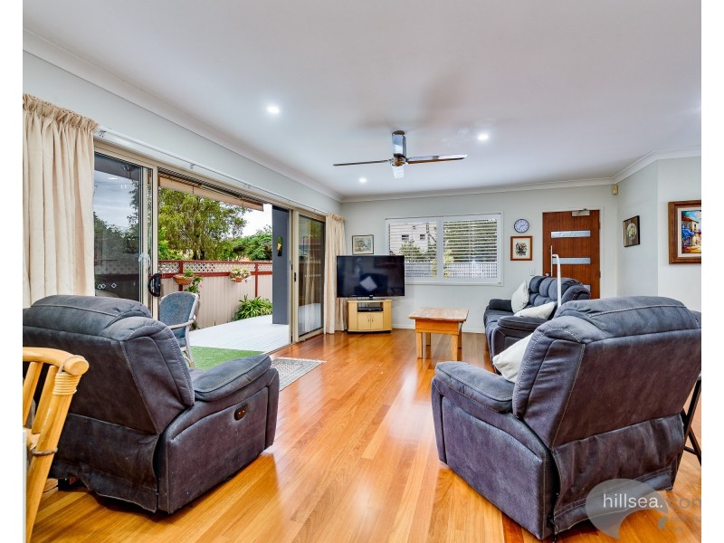 1/6 Ahern Street, Labrador QLD 4215