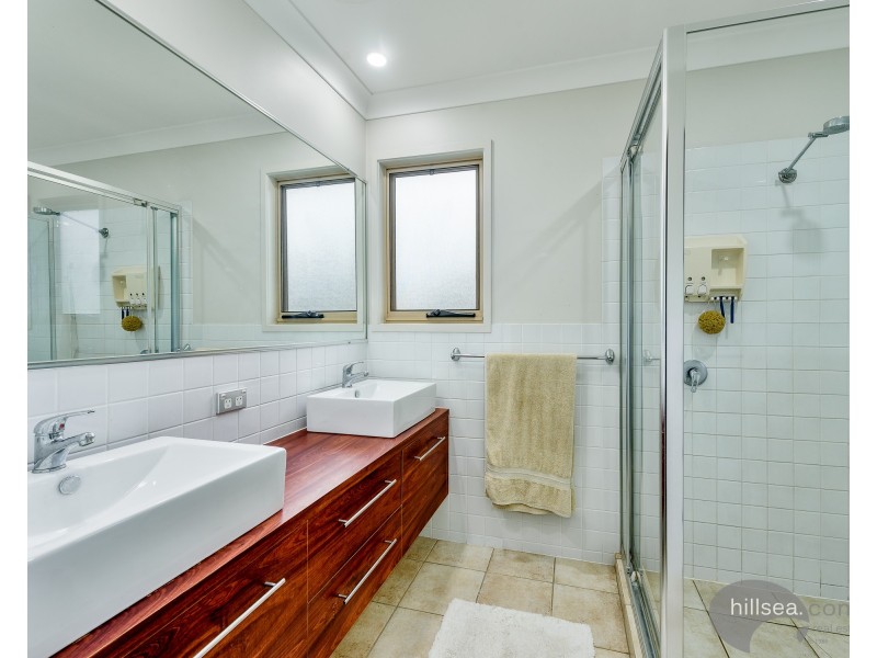 1/6 Ahern Street, Labrador QLD 4215