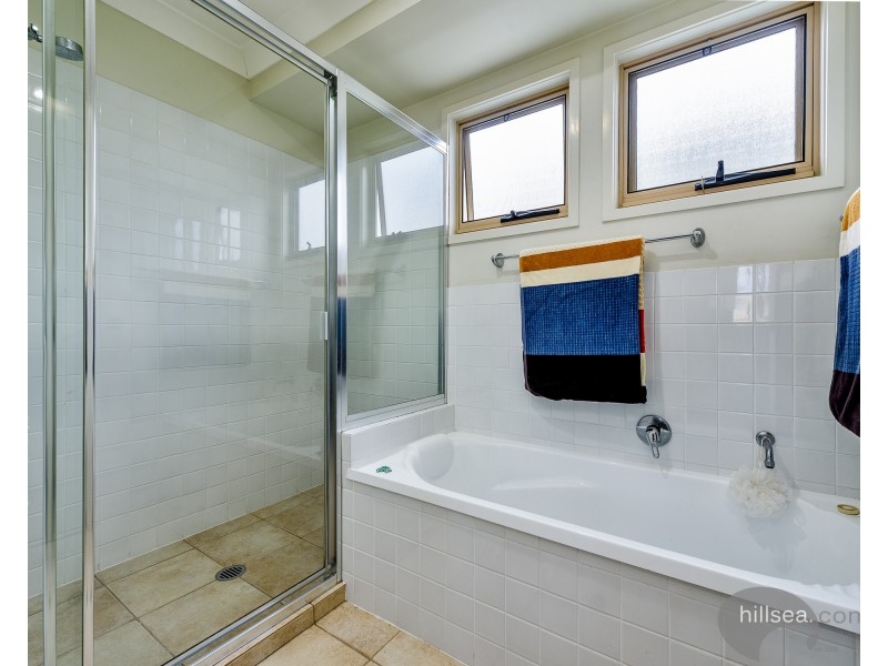 1/6 Ahern Street, Labrador QLD 4215