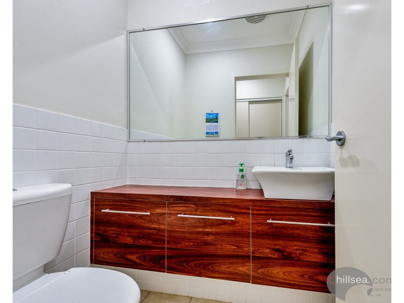 1/6 Ahern Street, Labrador QLD 4215