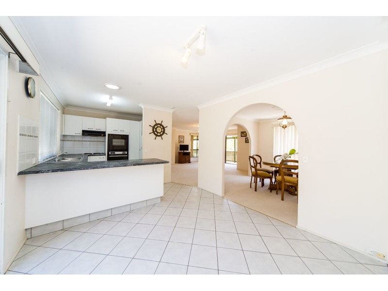 24 Ridgevale Drive, Helensvale QLD 4212