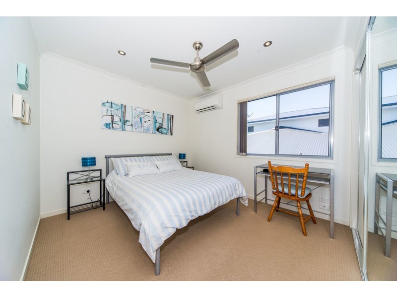 1/22 Ferguson Avenue, Labrador QLD 4215