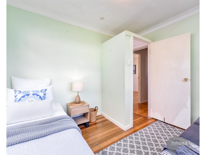 104 Robert Street, Labrador QLD 4215