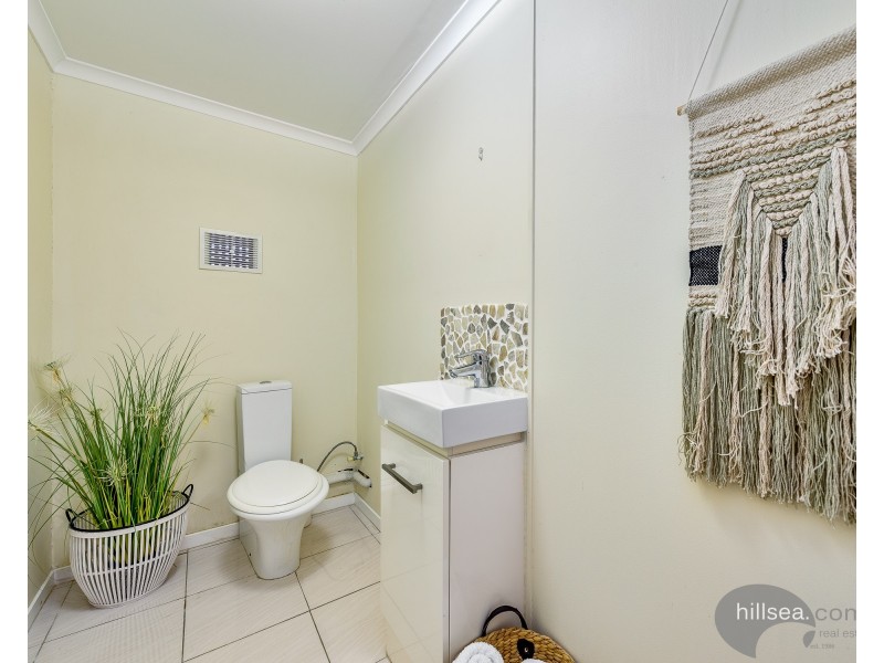 134 Turpin Road, Labrador QLD 4215