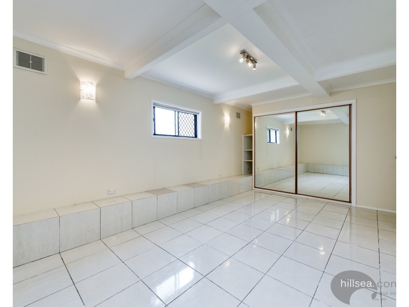 134 Turpin Road, Labrador QLD 4215