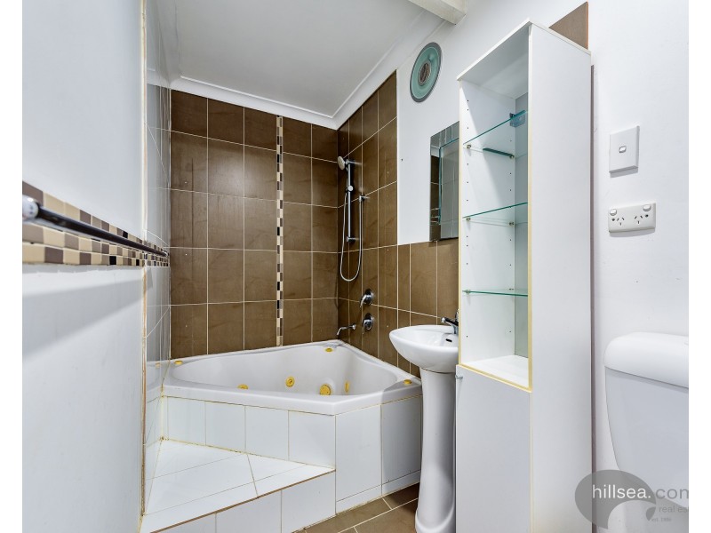 134 Turpin Road, Labrador QLD 4215