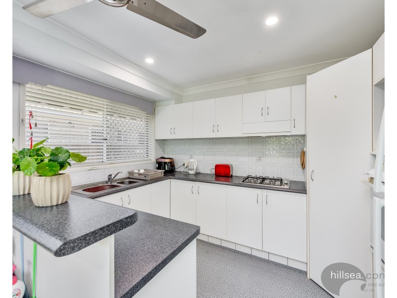 1/18 Kenny Drive, Labrador QLD 4215
