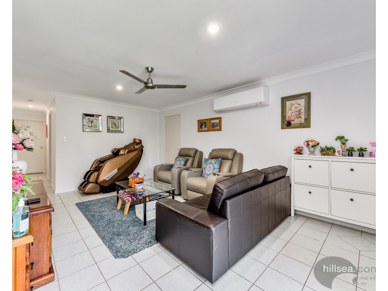 1/18 Kenny Drive, Labrador QLD 4215