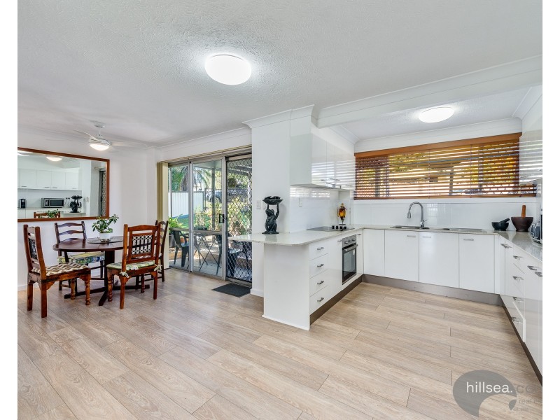 8 Beeka Street, Labrador QLD 4215