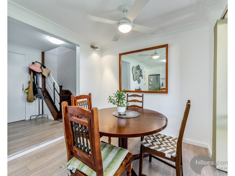 8 Beeka Street, Labrador QLD 4215