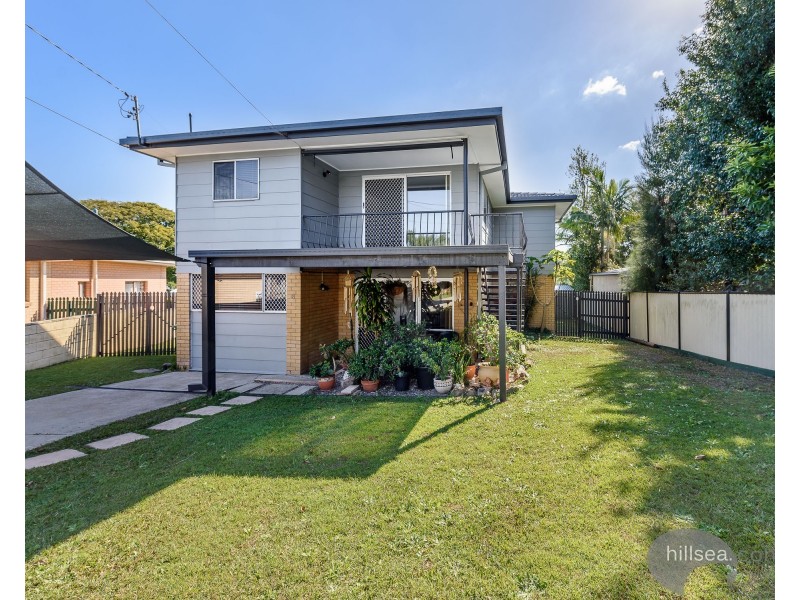 8 Beeka Street, Labrador QLD 4215