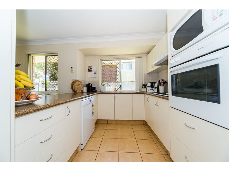 1/229 Government Road, Labrador QLD 4215