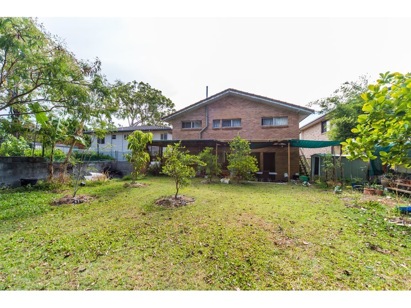 131 Wilson Street, Labrador QLD 4215