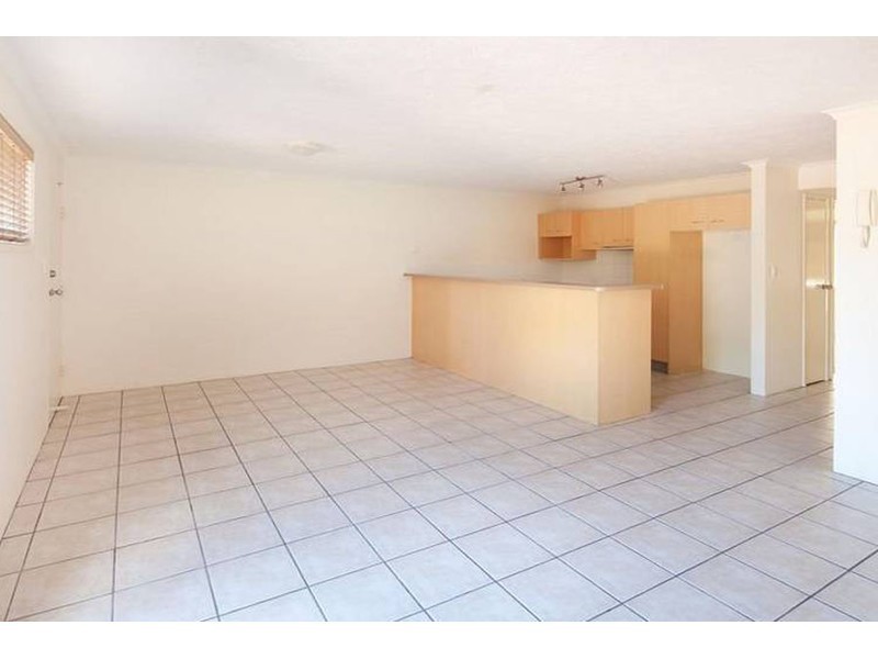 2/9 Bright Avenue, Labrador QLD 4215