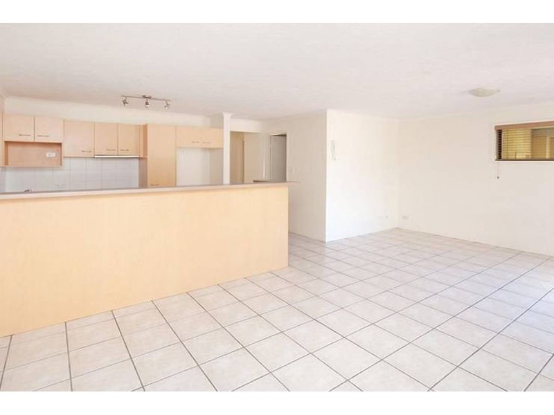 2/9 Bright Avenue, Labrador QLD 4215