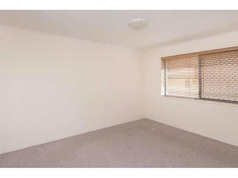 2/9 Bright Avenue, Labrador QLD 4215