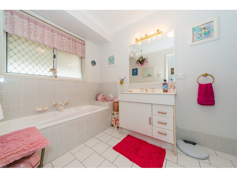 1/20 Annette Court, Labrador QLD 4215