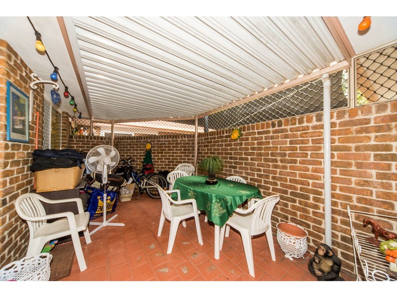 1/20 Annette Court, Labrador QLD 4215