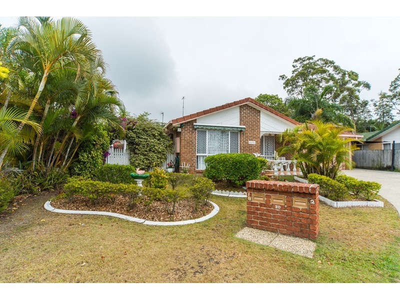 1/20 Annette Court, Labrador QLD 4215