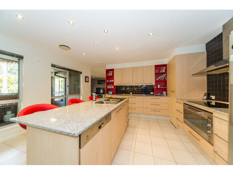 117 Arun Drive, Arundel QLD 4214