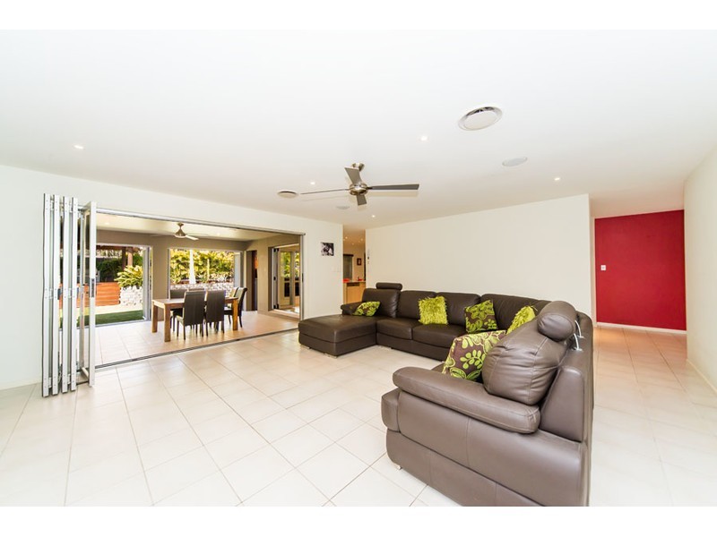 117 Arun Drive, Arundel QLD 4214