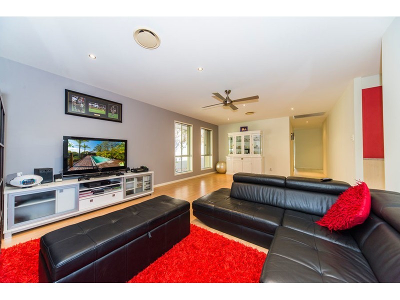 117 Arun Drive, Arundel QLD 4214
