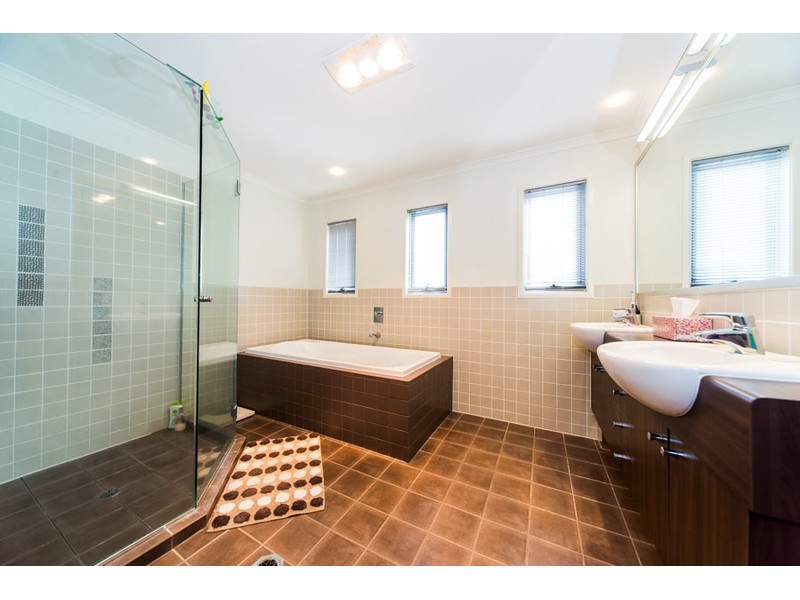 117 Arun Drive, Arundel QLD 4214