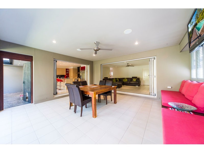 117 Arun Drive, Arundel QLD 4214