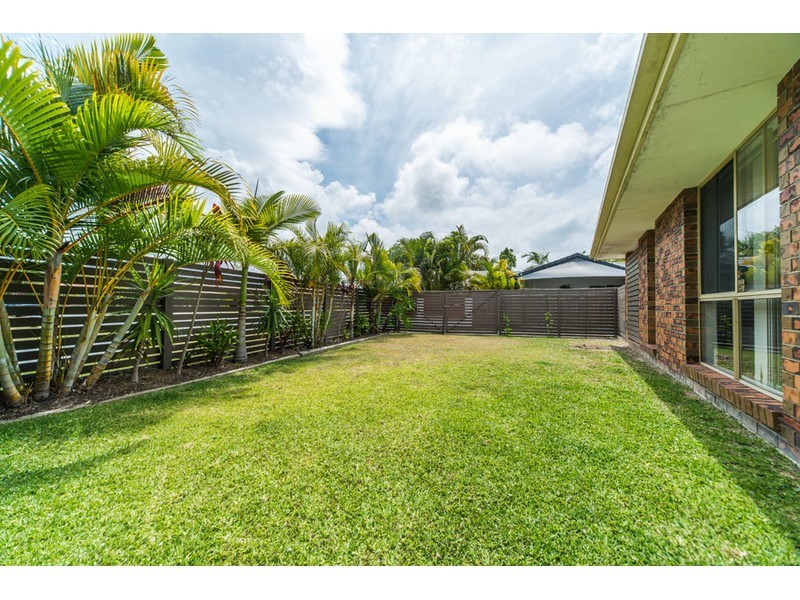1/23 Coventry Court, Labrador QLD 4215