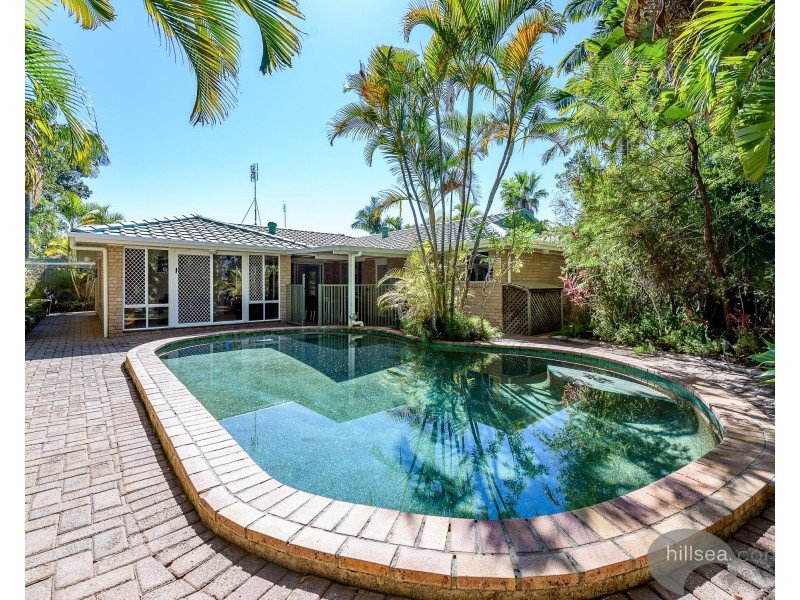 15 Chiffley Place, Arundel QLD 4214