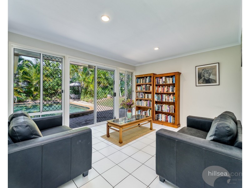 15 Chiffley Place, Arundel QLD 4214