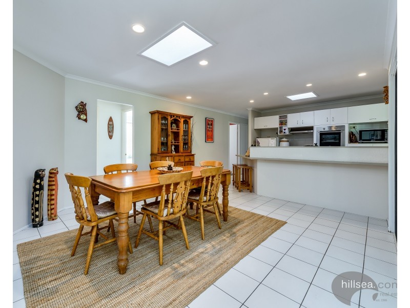 15 Chiffley Place, Arundel QLD 4214