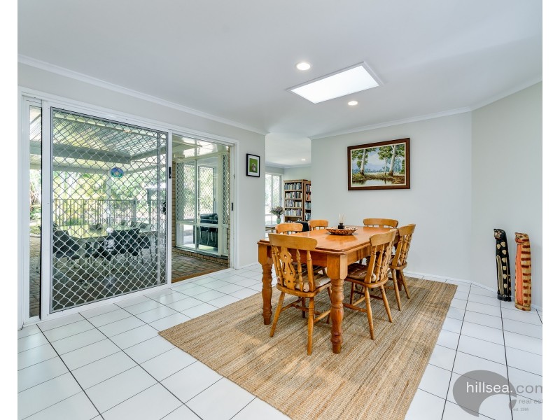 15 Chiffley Place, Arundel QLD 4214