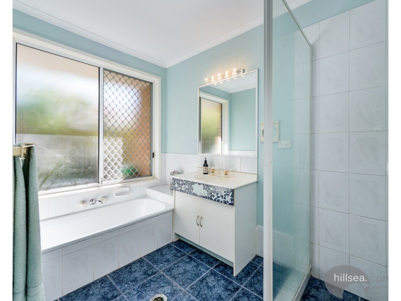 15 Chiffley Place, Arundel QLD 4214
