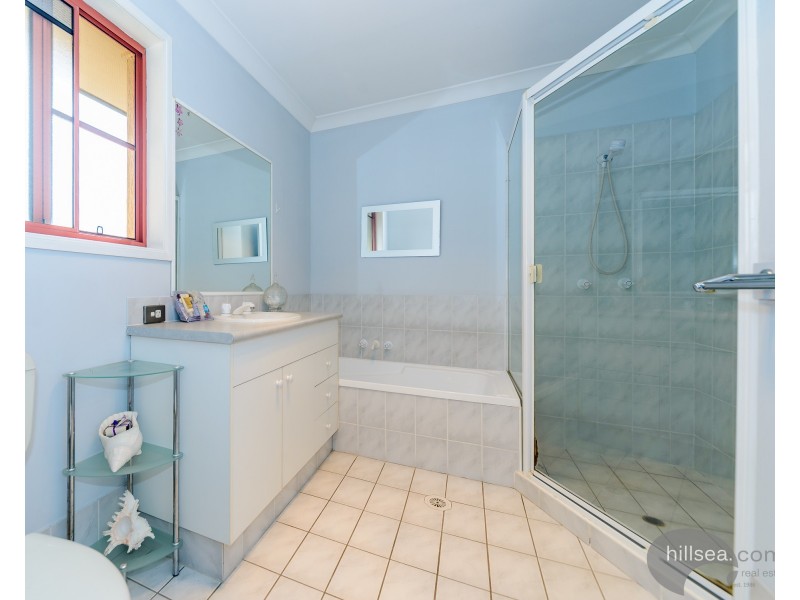 2/107-111 Greenacre Drive, Parkwood QLD 4214